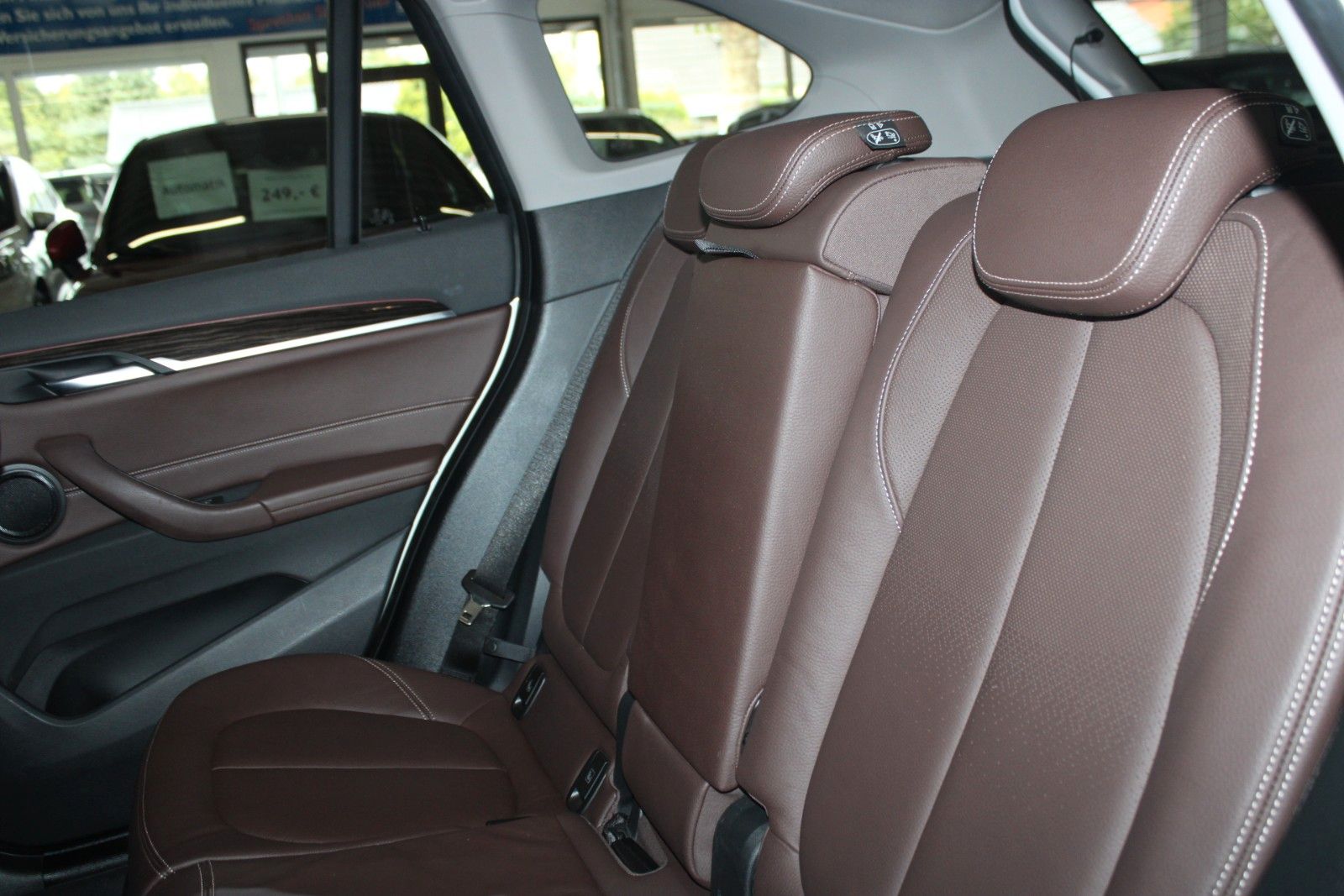 Fahrzeugabbildung BMW X1 xDrive20d Sport Line Aut. Pano AHK Leder LED