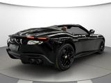 Ferrari Roma Spider / Lenkrad mit physischen Knöpfen - Ferrari Roma mit Schiebedach