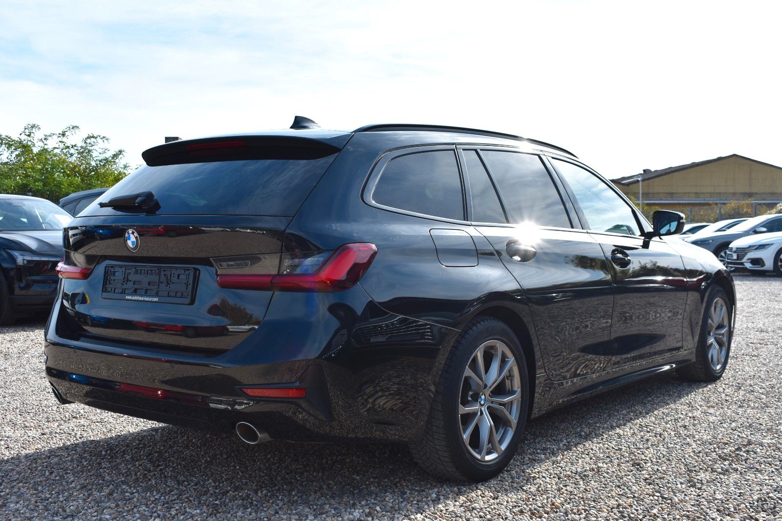 Fahrzeugabbildung BMW 318d Touring SPORT-L/M-SPORT/SHADOW/LED/DAB/PDC