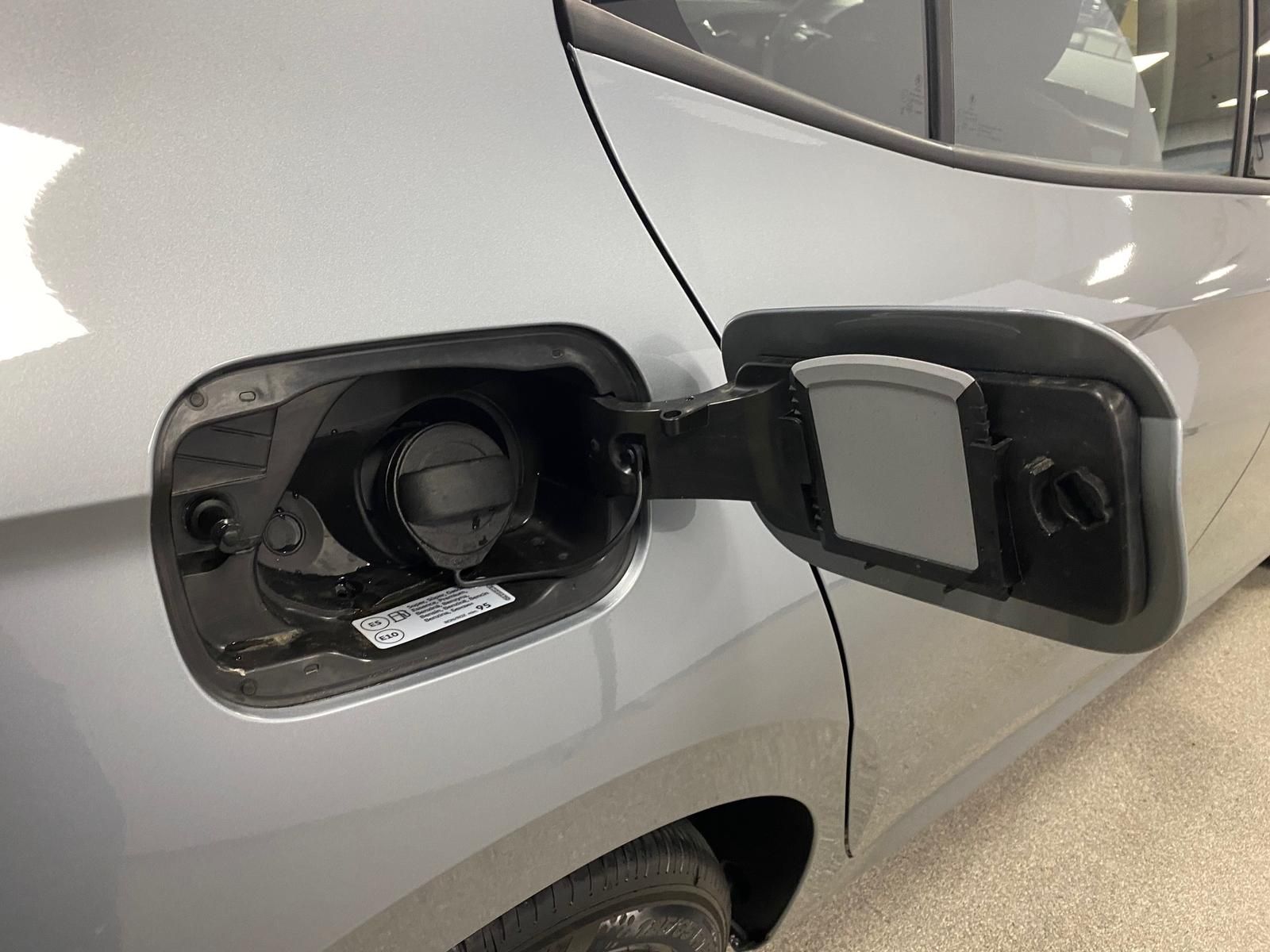 Fahrzeugabbildung SKODA Fabia 1.0 TSI+Garantie 2031+RüKAMERA+ALU+PDC+