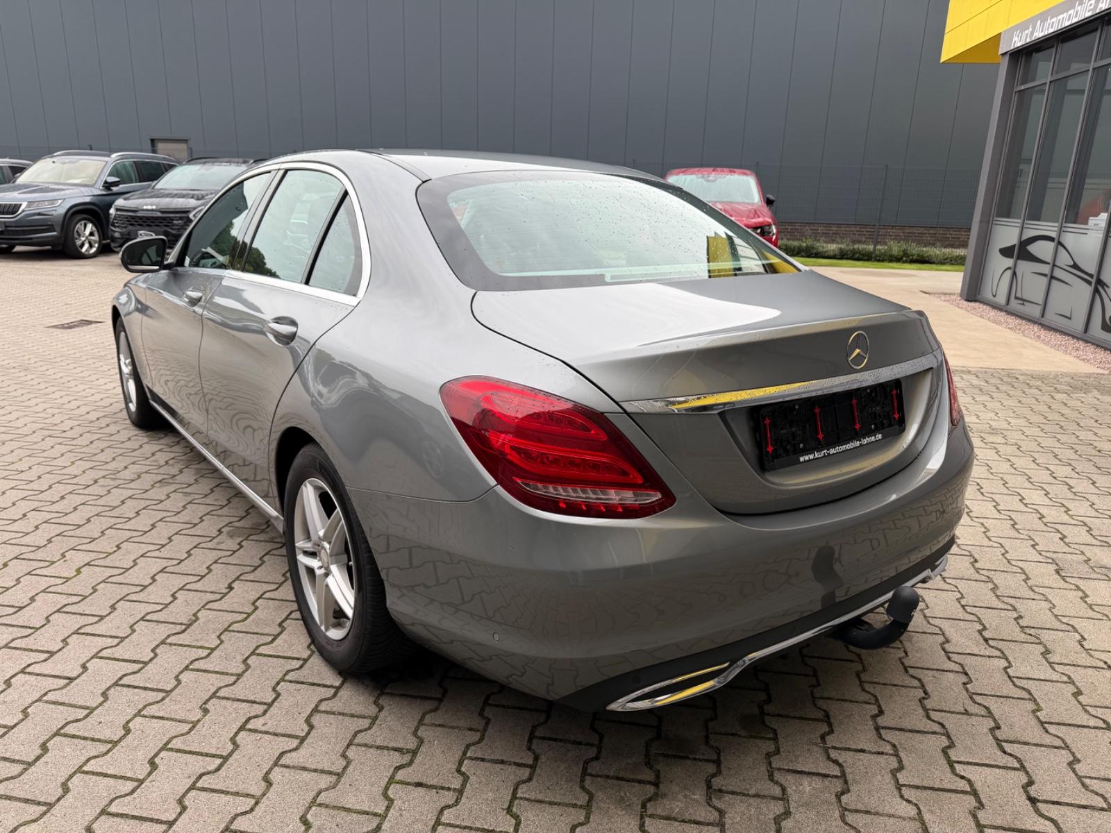 Mercedes-Benz C 180 CGI/LIMOUSINE/AHK/LEDER/SHZ/AUTOMATIK
