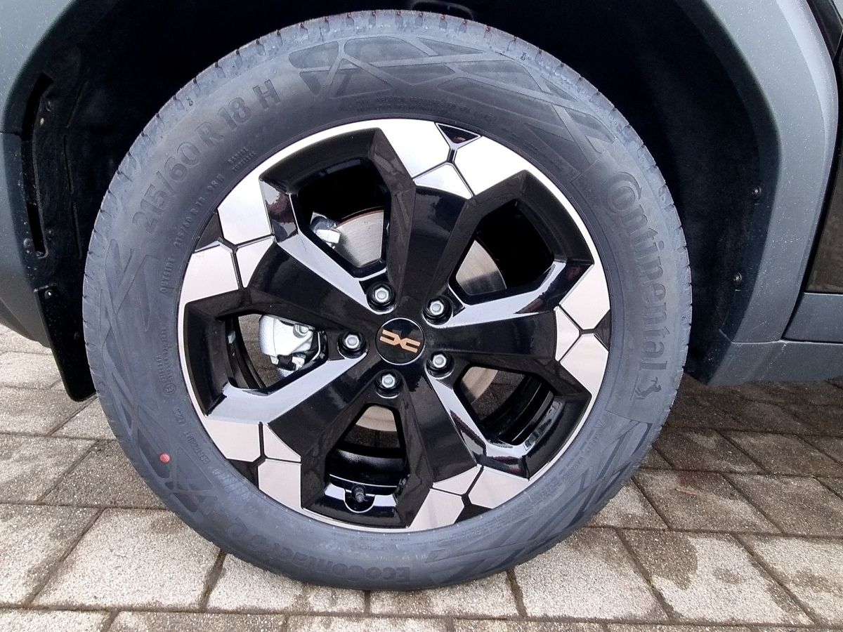 Fahrzeugabbildung Dacia Bigster Extreme HYBRID 155