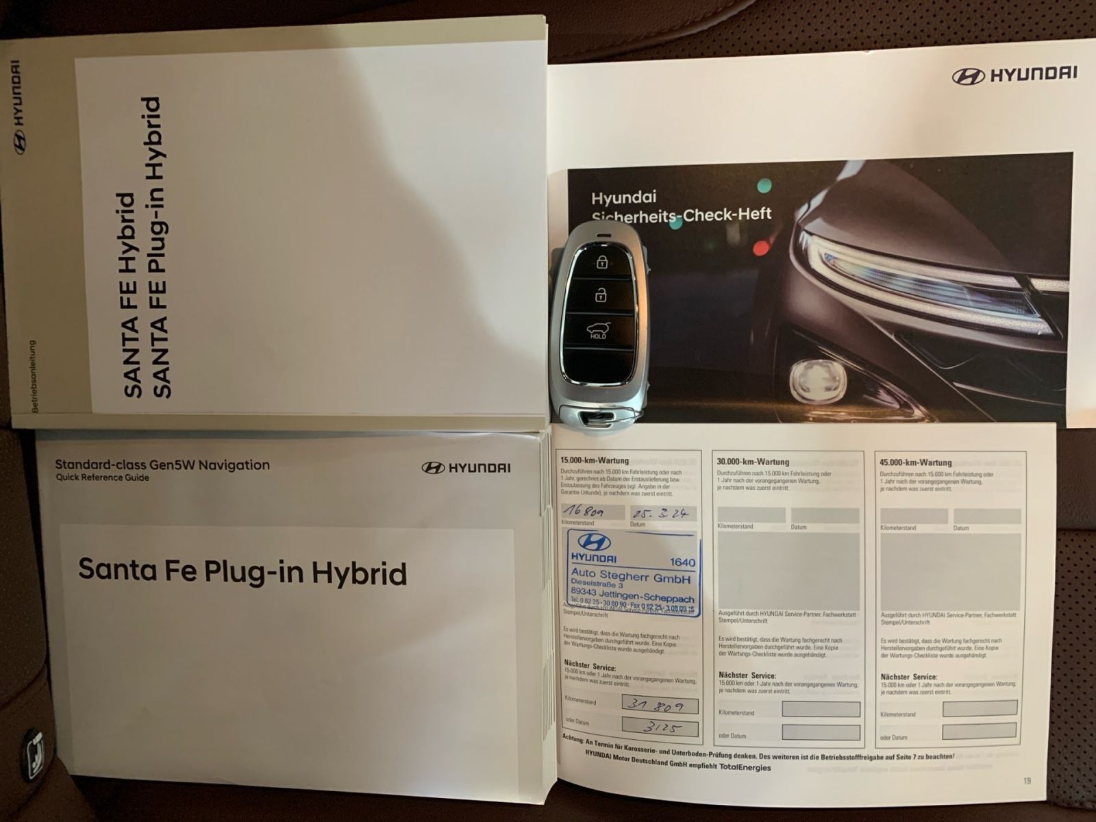 Fahrzeugabbildung Hyundai SANTA FE 1.6 T-GDI Prime Plug-In Hybrid 4WD AHK