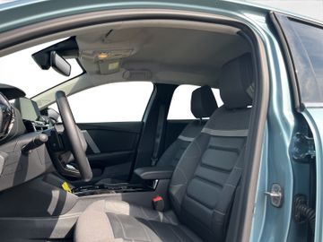 Citroën C4 Shine PT 130 EAT8 Navi+SHZ+LHZ+Carplay+LED+RF