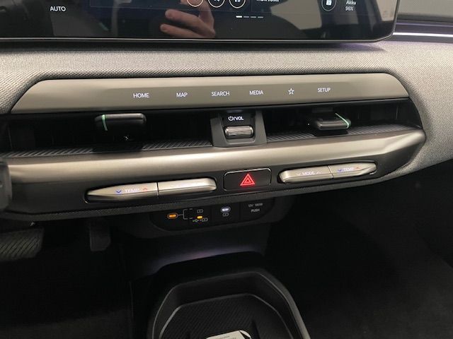 Fahrzeugabbildung Kia EV4 150 kW Earth El. Panodach Navi Digitales Coc