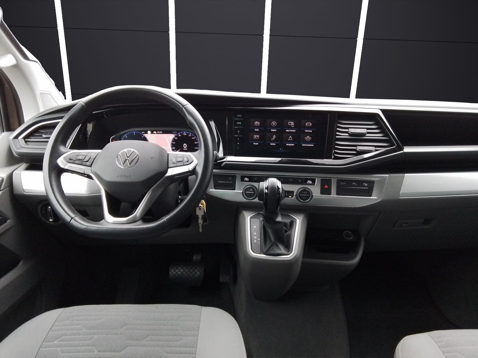 Fahrzeugabbildung Volkswagen T6 California T6.1 TDI Ocean AHK NAVI STANDH LED