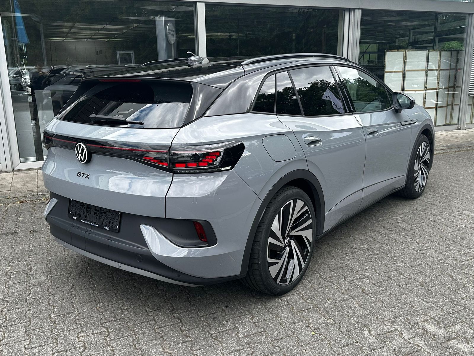 Fahrzeugabbildung Volkswagen ID.4 GTX 82kWh 4M VIRTU+NAVI+MATRIX+SHZ+PDC+21"