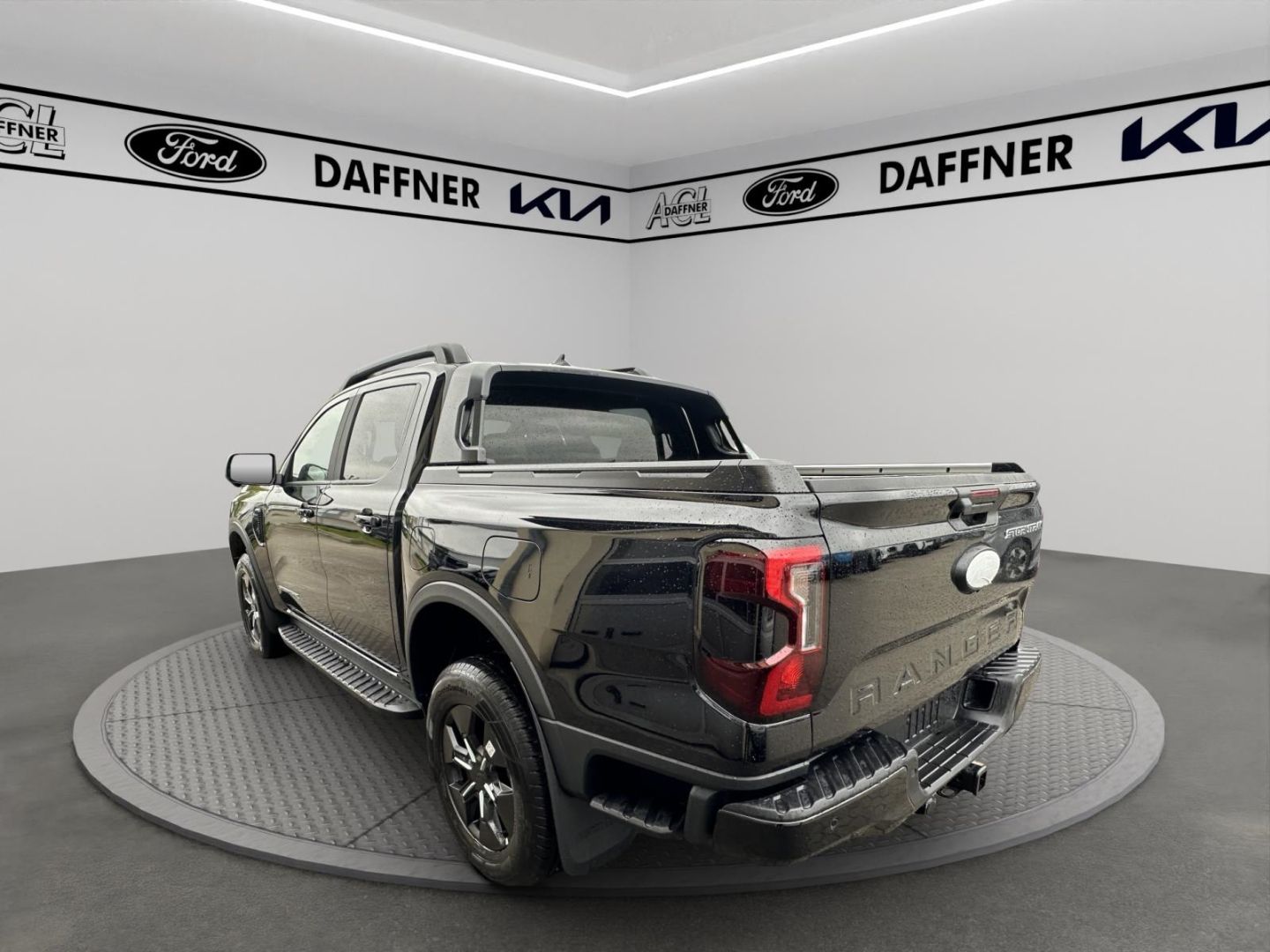 Fahrzeugabbildung Ford Ranger Plug-in-Hybrid Stormtrak e-4WD Doppelkabi