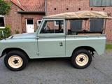Land Rover Serie II - Land Rover Serie II mit Benzin-Antrieb