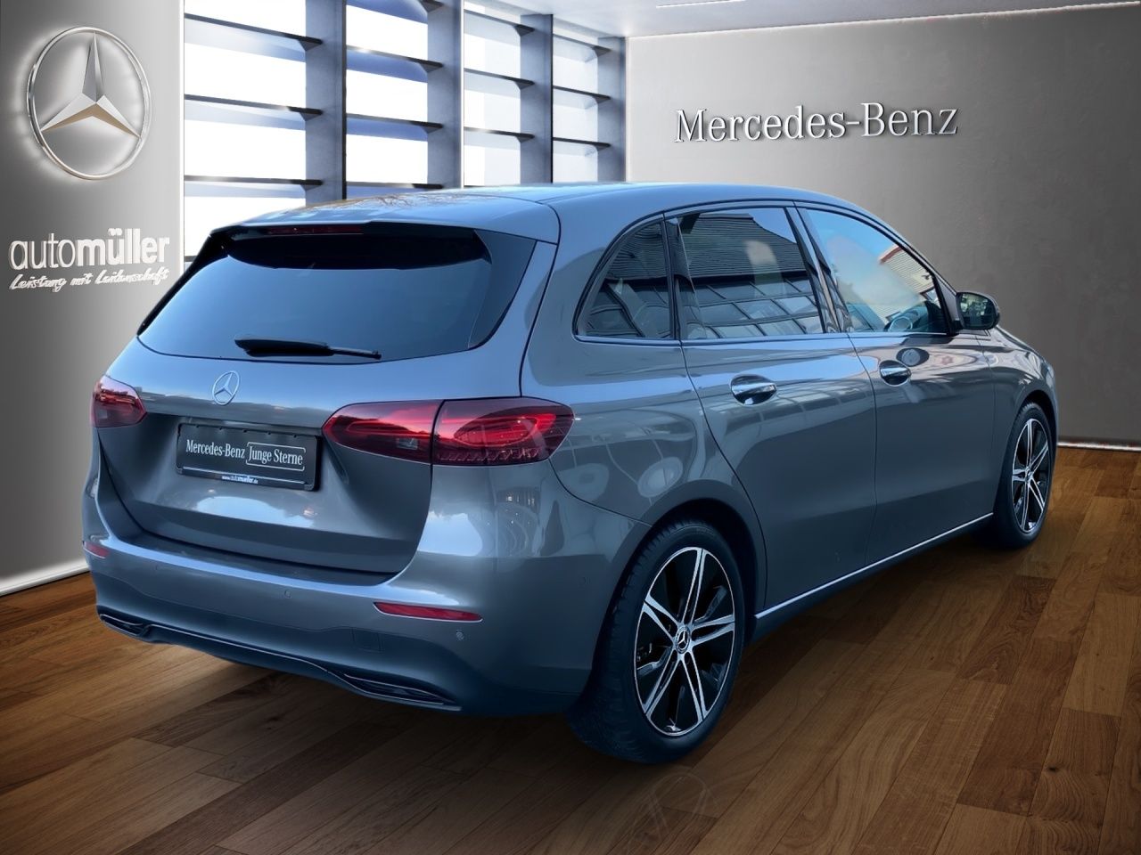 Fahrzeugabbildung Mercedes-Benz B 180 NIGHT+AHK+MULTIBEAM+LENKRADHEIZ+KAMERA+