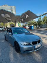 BMW e90 320i - BMW 320: E90