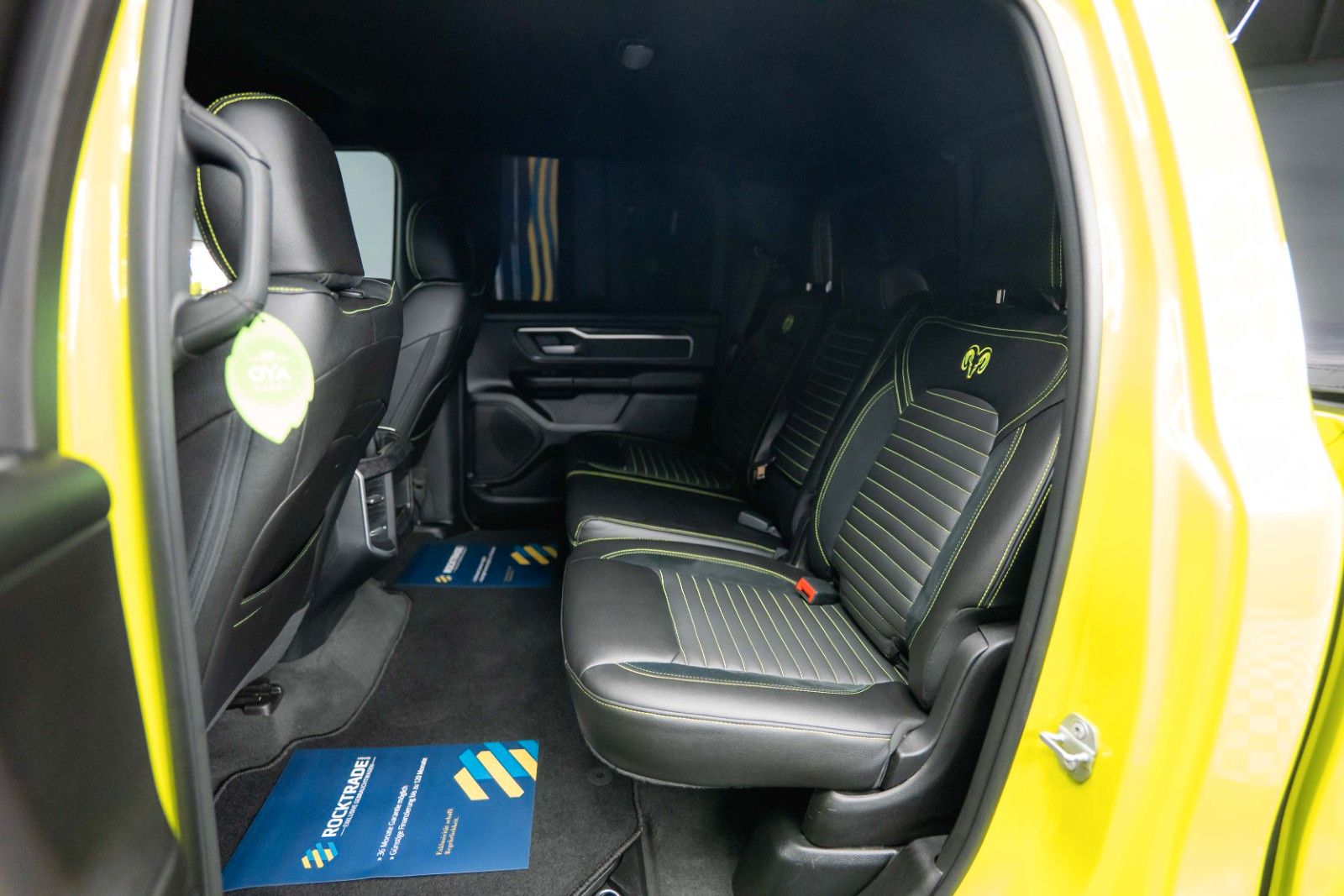 Fahrzeugabbildung Dodge RAM 5.7 V8 4x4 OFFROAD ACID YELLOW Edition LED