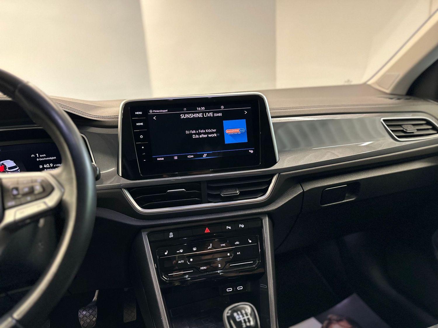 Volkswagen T-Roc Matrix ACC LED AHK Navi PDC SHZ SpurW LM, миниатюра 15