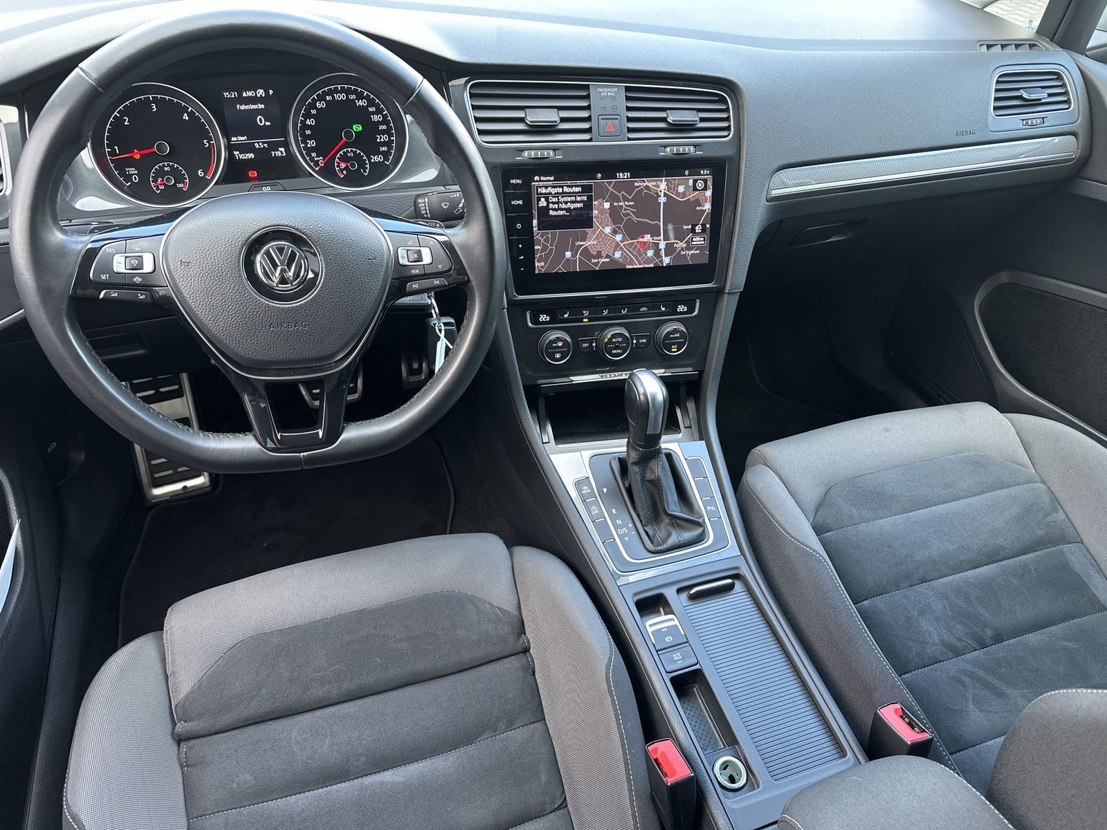 Fahrzeugabbildung Volkswagen Golf Alltrack 2.0 TDI 4M DSG NAV+LED+ACC+18ZO+PP