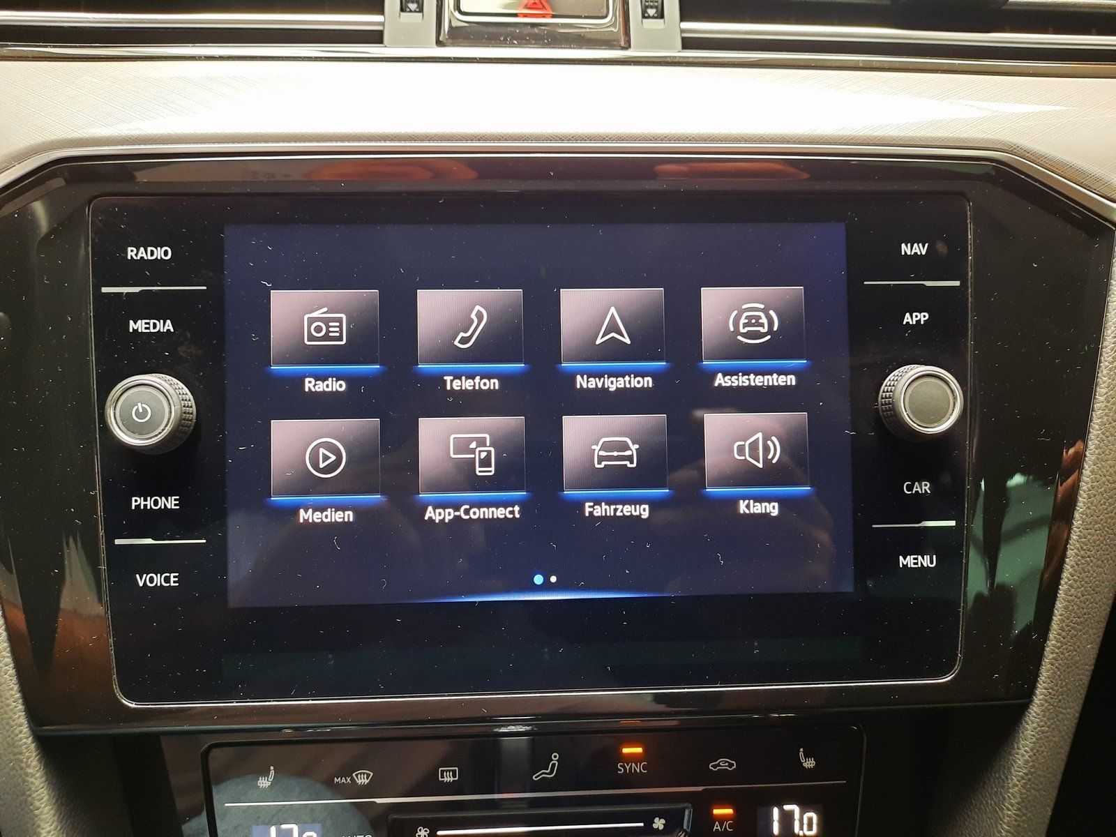 Fahrzeugabbildung Volkswagen Passat Variant Business TSI DSG *AHK*Cam*Navi*