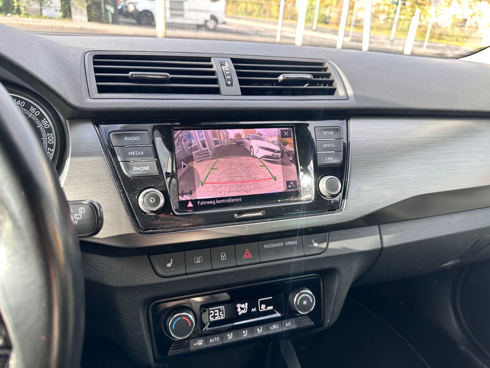 Fahrzeugabbildung SKODA FABIA COMBI CLEVER*MOD.2019+KAMERA*
