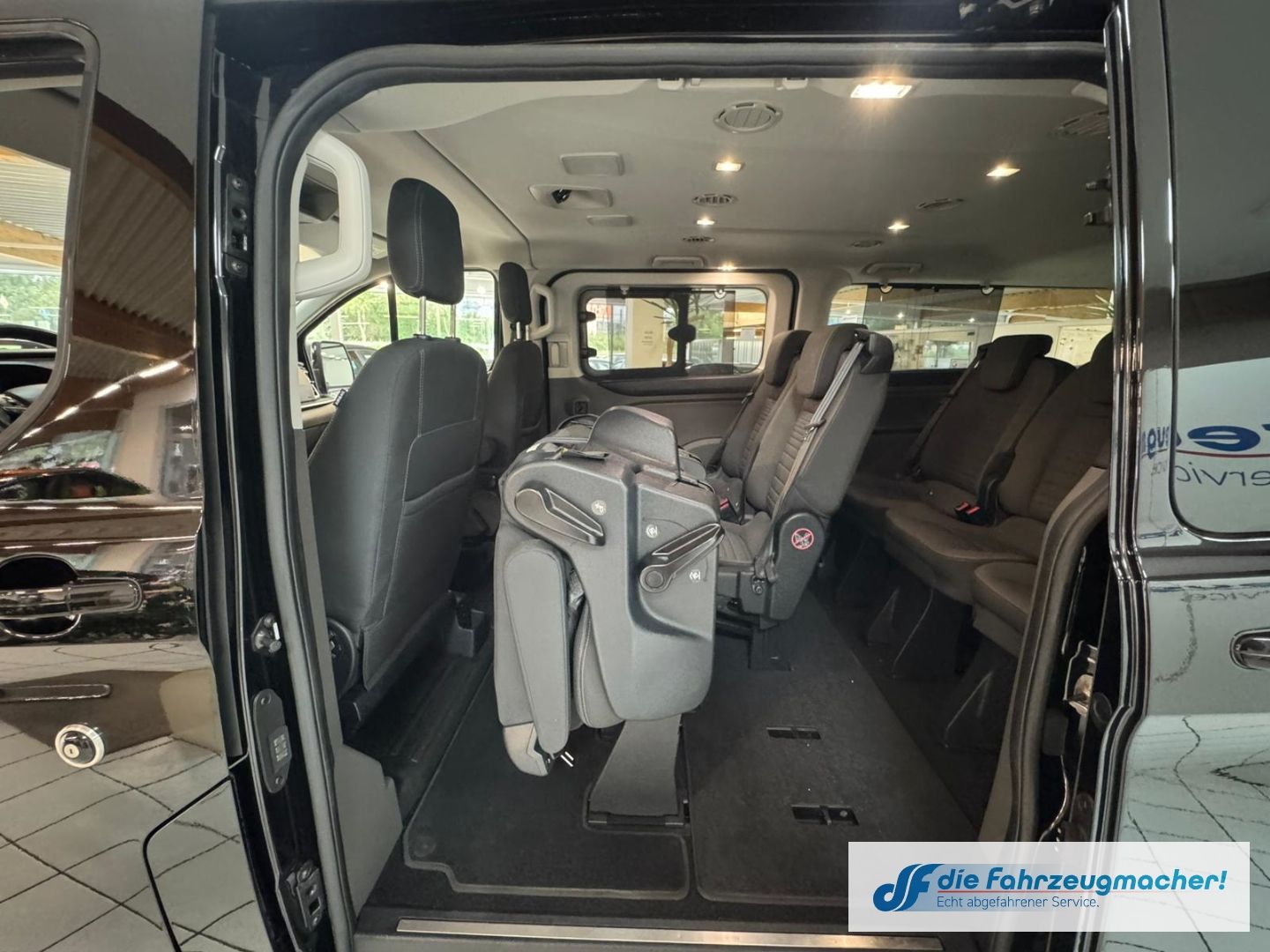 Fahrzeugabbildung Ford Tourneo Custom 320 L2 Titanium X 2.0 TDCi  AHK N