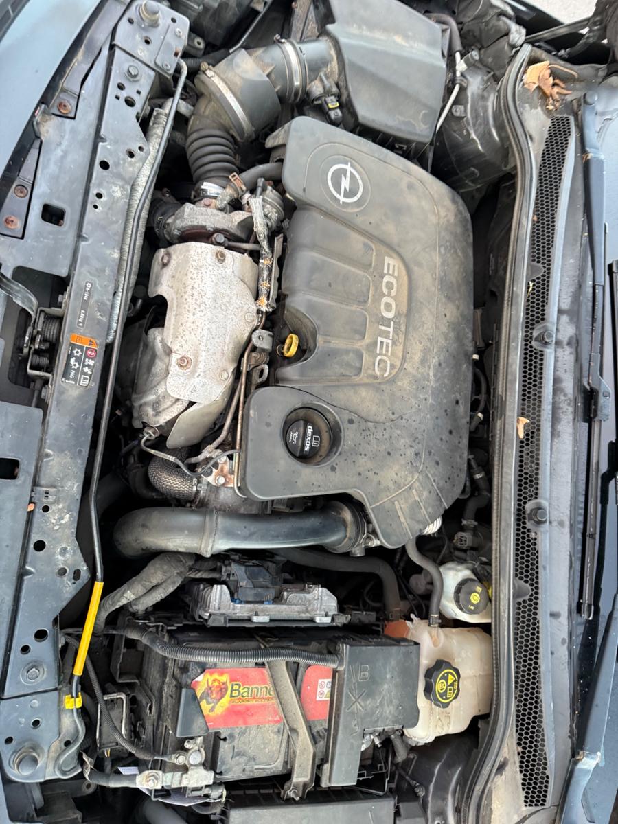 Opel Astra 2015 — photo 37