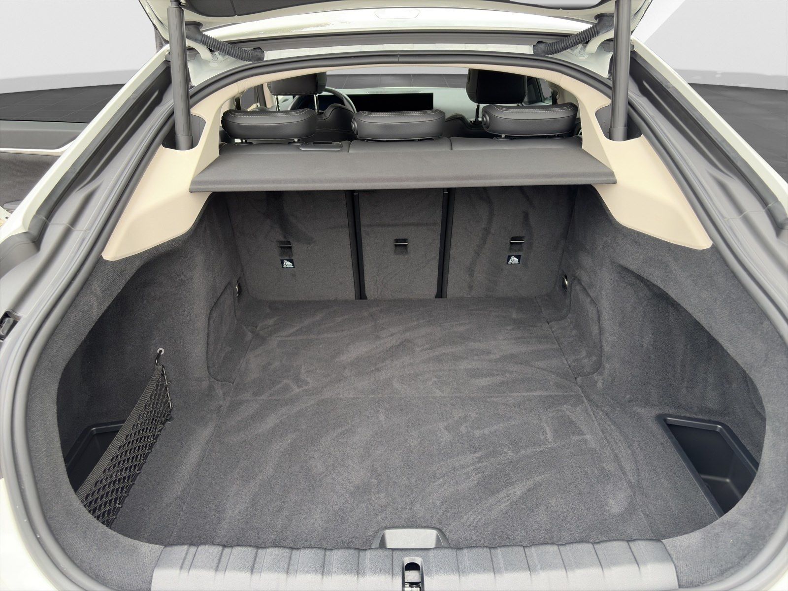 BMW i4 - Bild 14