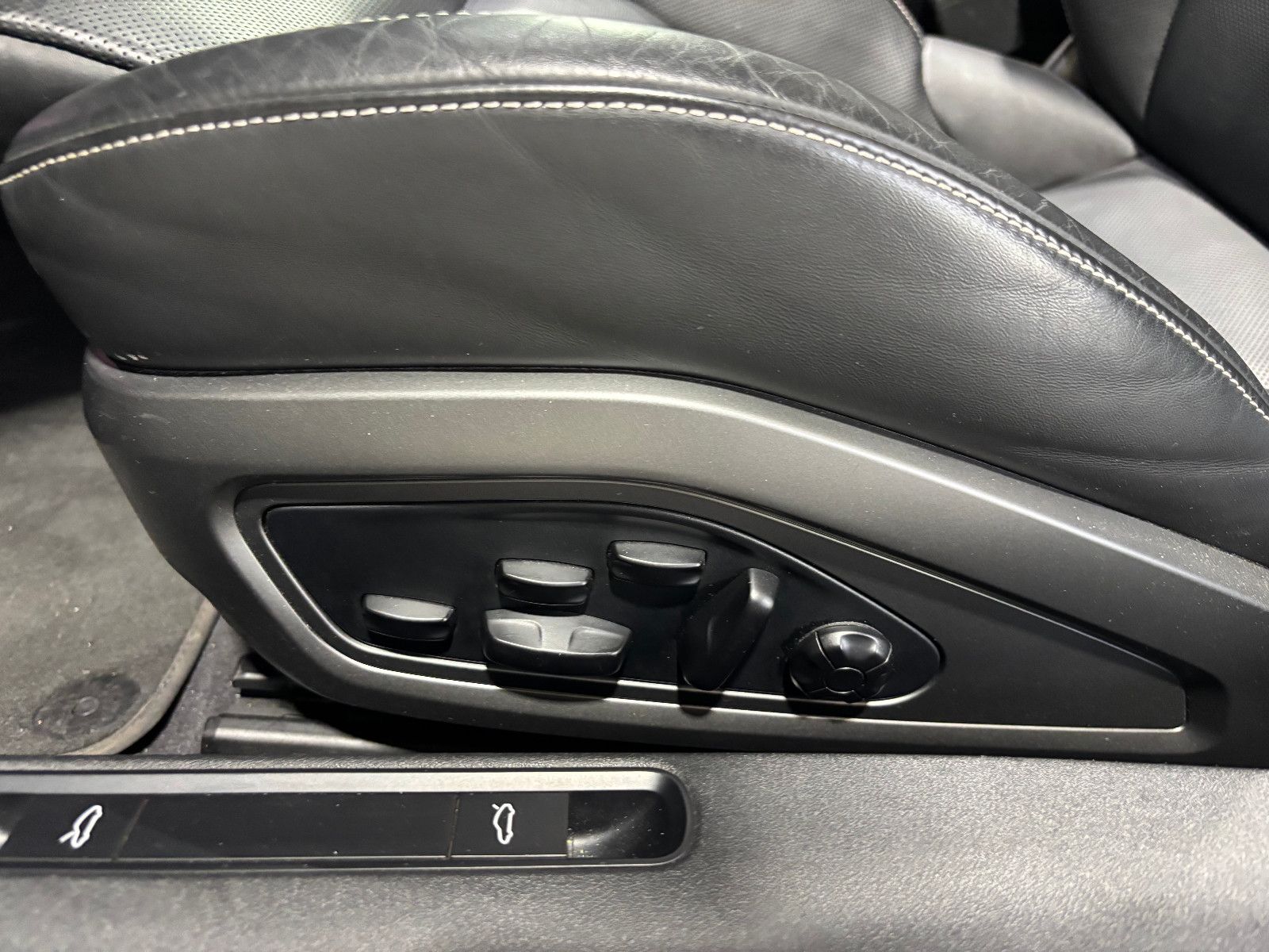 Fahrzeugabbildung Porsche 911 Turbo S Cabriolet/APPROVED24''/LIFT/BOSE