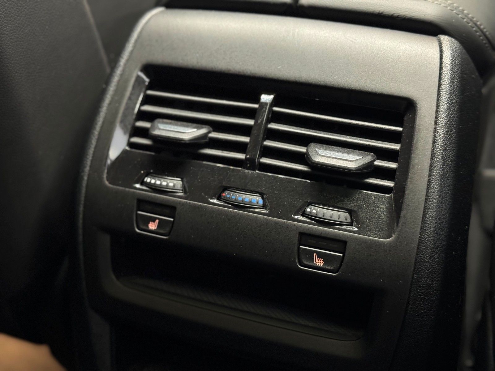 Fahrzeugabbildung BMW X5 xDrive 30d M-Sport "Driving As. Professional"