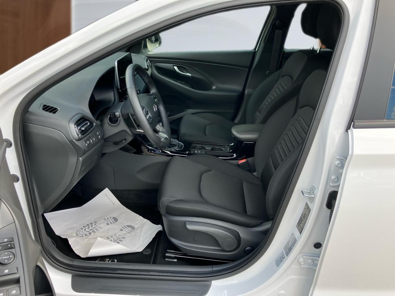 Fahrzeugabbildung Hyundai i30 ADVANTAGE LED*SHZ*LHZ*NAV*USB*CARPL