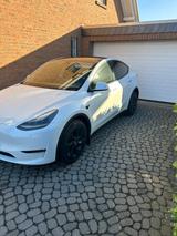 Tesla Model Y Beschleunigungsschub, Longe Range AWD - gebrauchte Tesla Model Y aus dem Jahr 2024