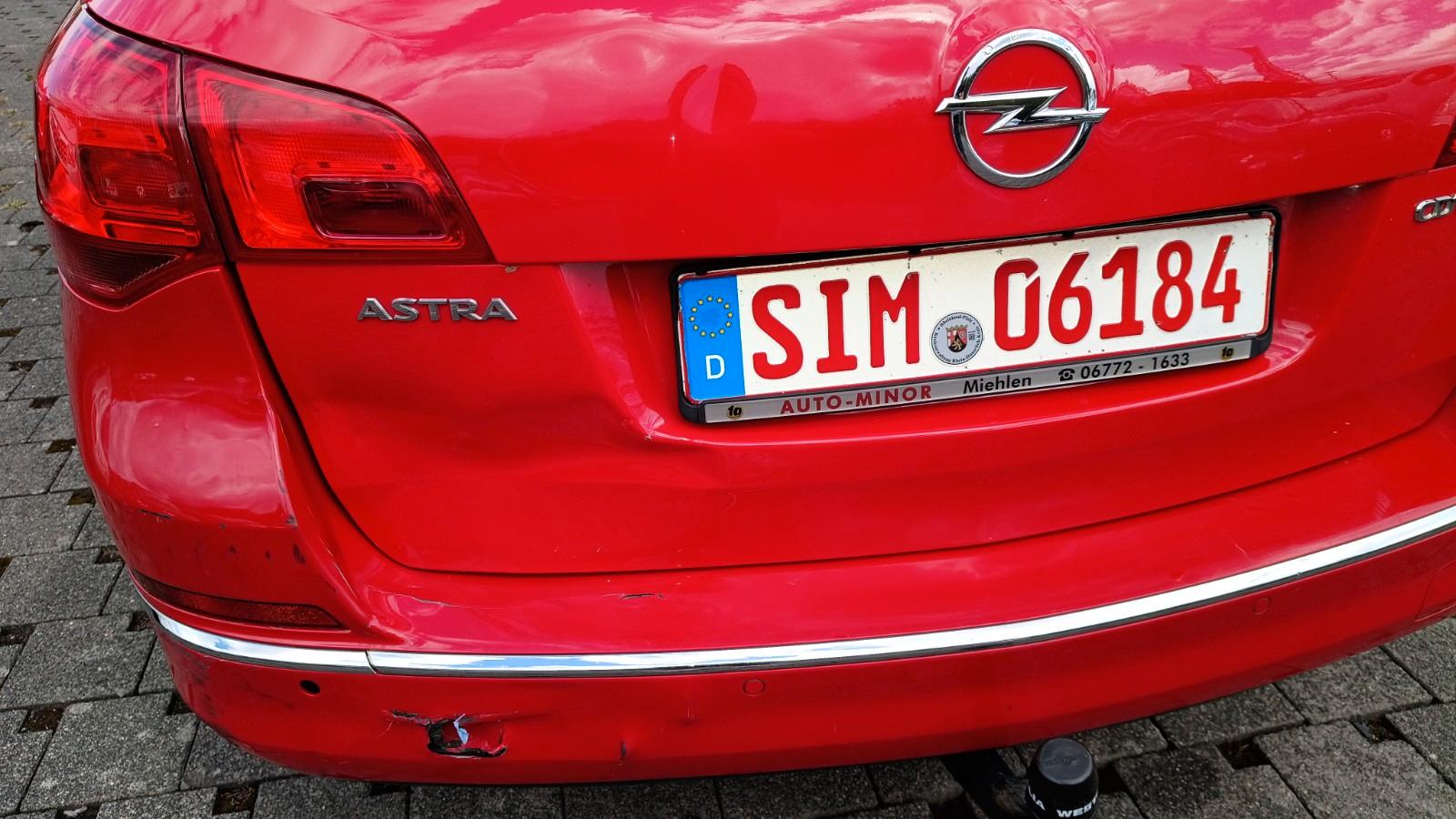 Opel Astra 2014 — photo 7