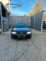 Audi A4 2.0 130 Ps Gute Ausstattung - Audi A4 aus 2002: 2.0