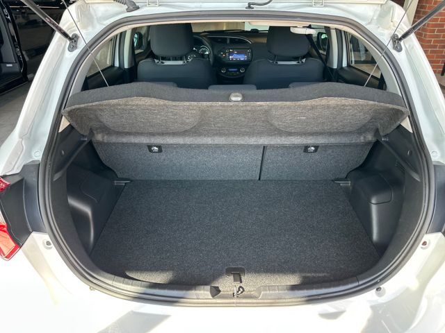 Toyota Yaris  Hybrid Team D