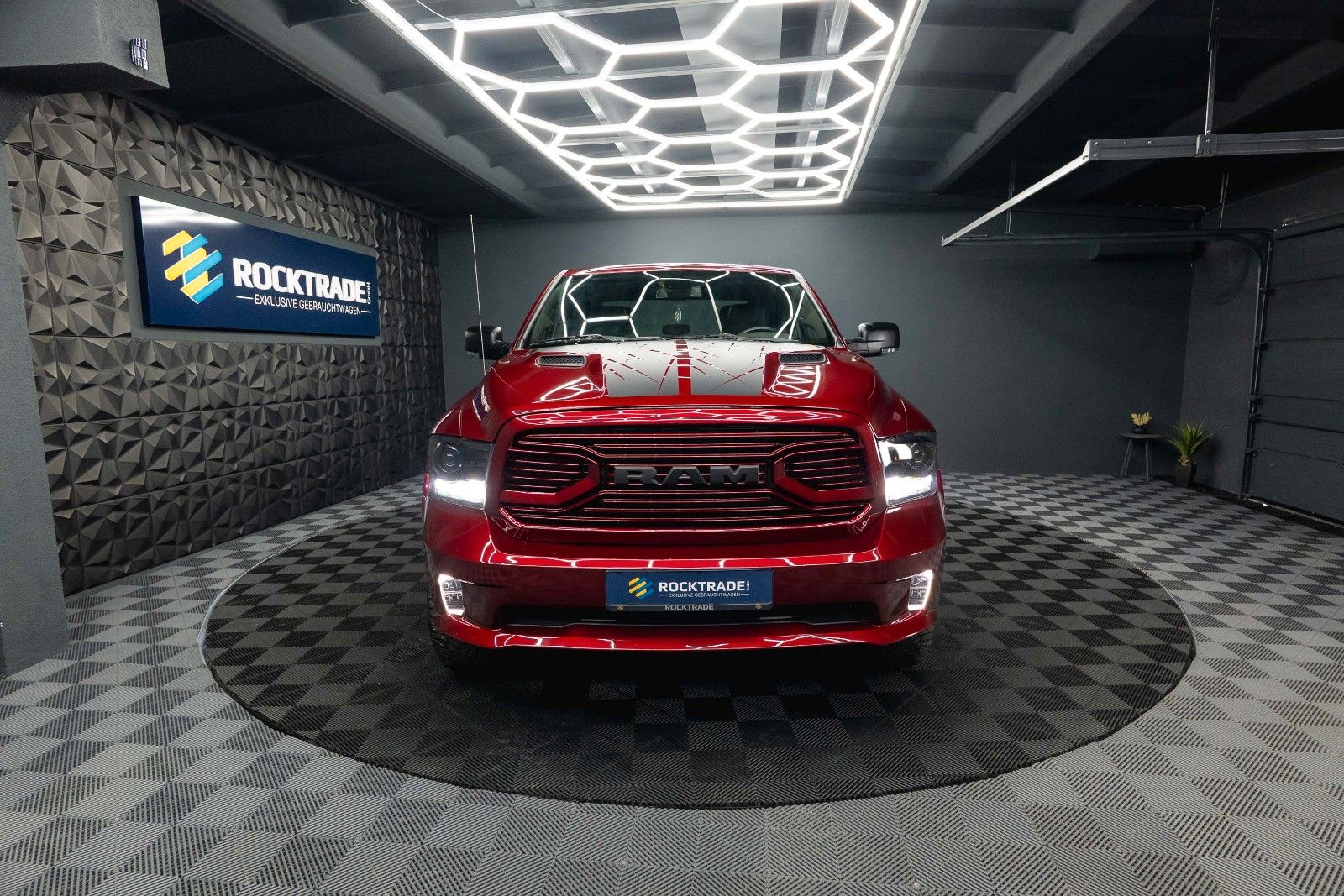 Fahrzeugabbildung Dodge RAM 5.7 V8 HEMI 4x4 OFFROAD Night-Paket *LED*AHK