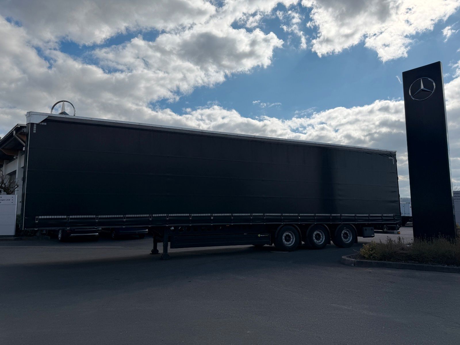 Fahrzeugabbildung Berger SAPL 24 LTMN 1x lift SAF Hubdach Schiebeverdeck