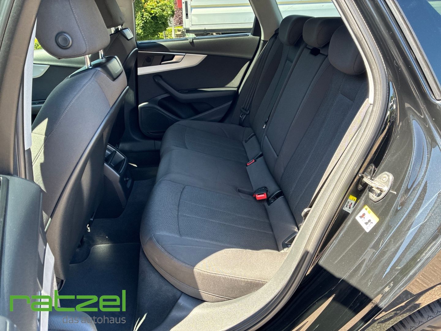 Fahrzeugabbildung Audi A4 Avant 35 TFSI S tronic Navi LED El. Heckklapp