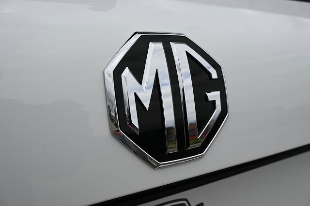 MG HS