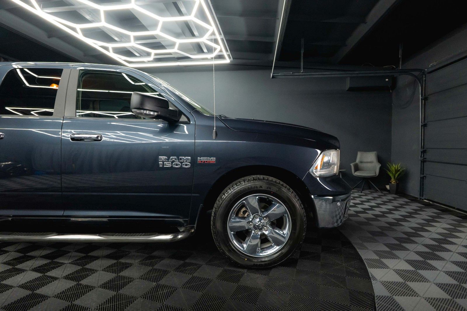 Fahrzeugabbildung Dodge RAM 5.7 V8 HEMI LPG PRINS | LONGBED | 20 Zoll