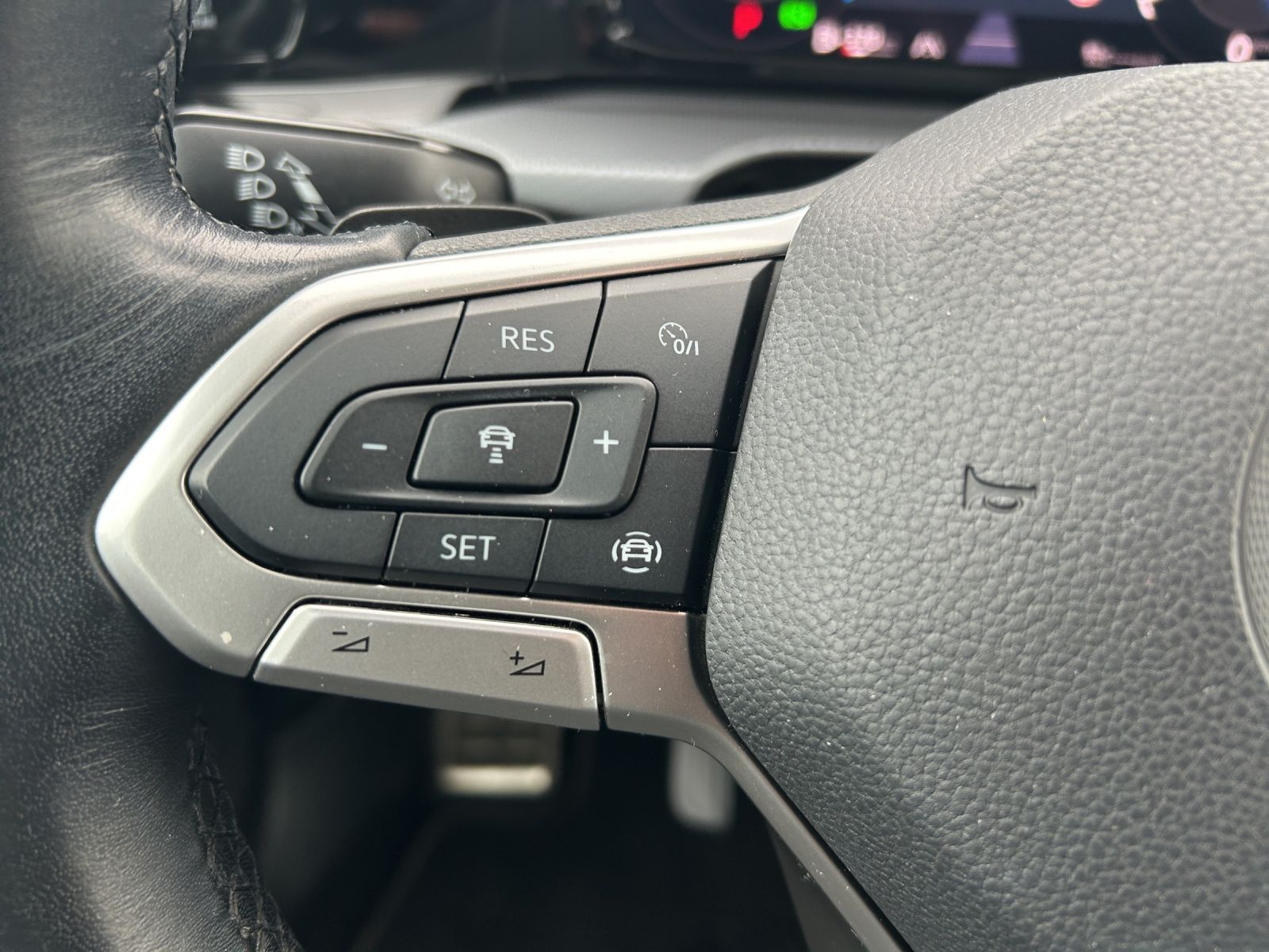 Fahrzeugabbildung Volkswagen Golf VIII Variant Active TDI DSG LED ACC SH Rear