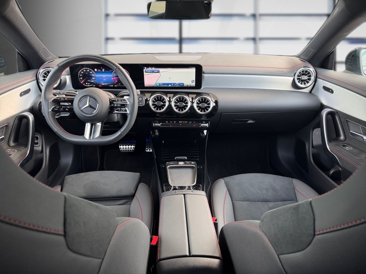 Fahrzeugabbildung Mercedes-Benz CLA 200 SB AMG+NIGHT+360+MULTIB+DISTR+AMBIE+CARP