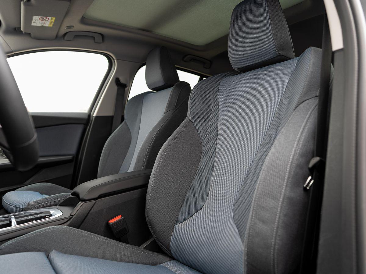 BMW 1 Series PANO AdLED KoZg SpSitze SpieglP ParkA S-Glas, миниатюра 11