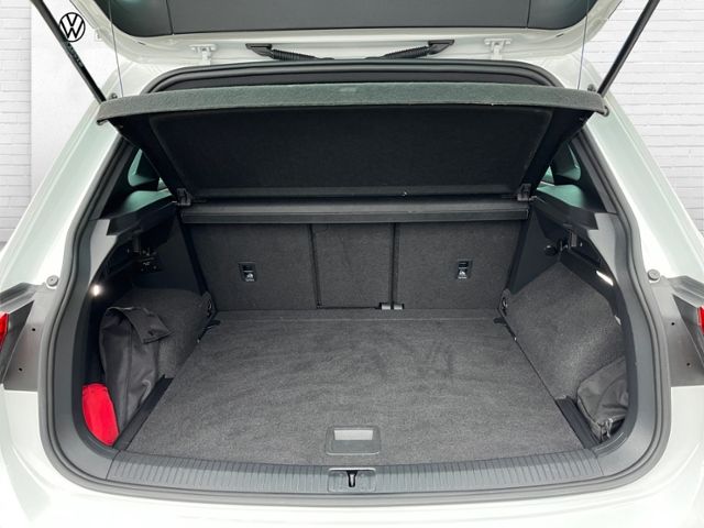 Fahrzeugabbildung Volkswagen Tiguan Move 1.5 TSI DSG KLIMA LED NAVI ALU