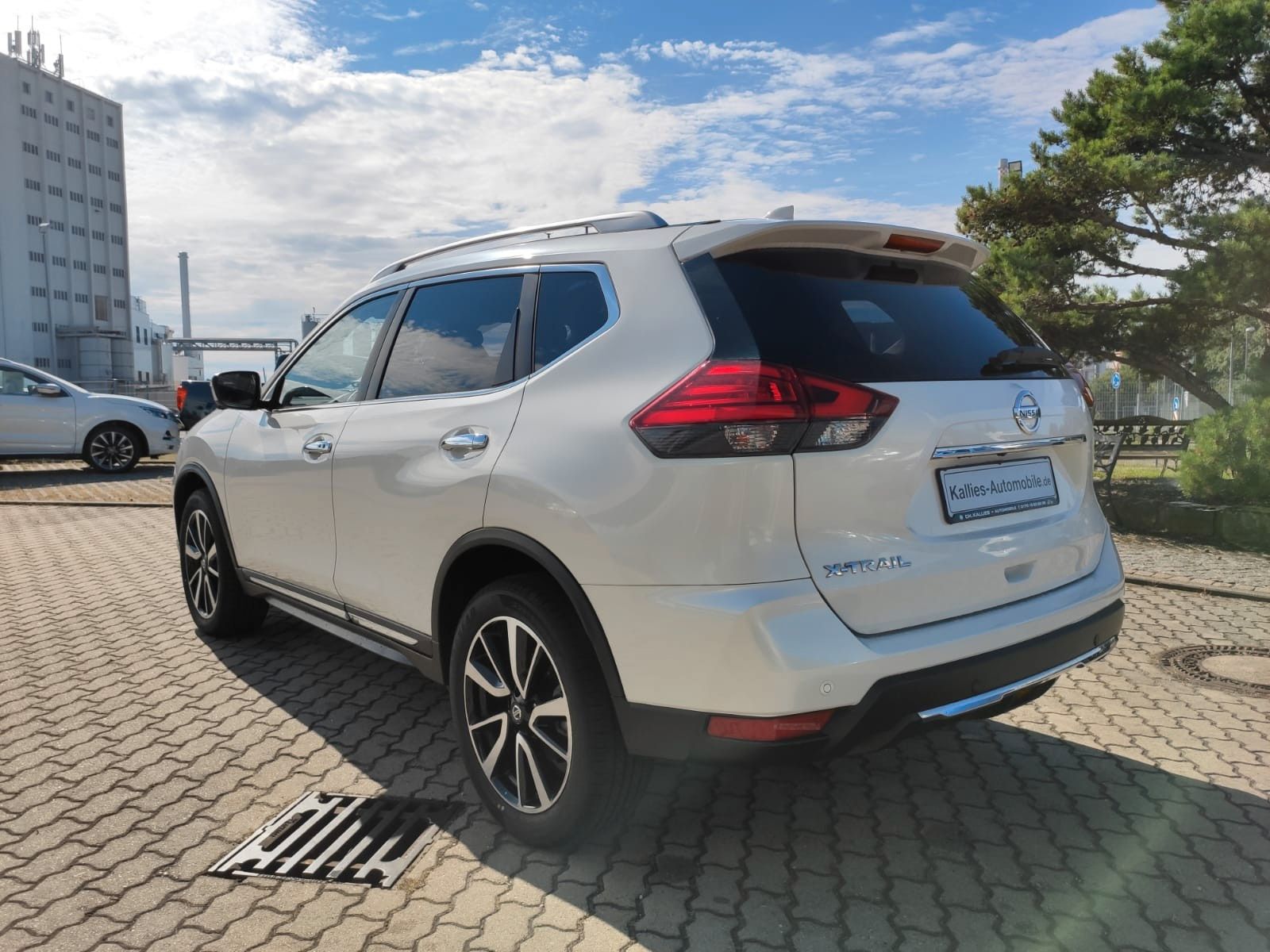 Fahrzeugabbildung Nissan X-Trail 1.75 dCi 4WD AT TEKNA  BOSE+LEDER+SH+PD