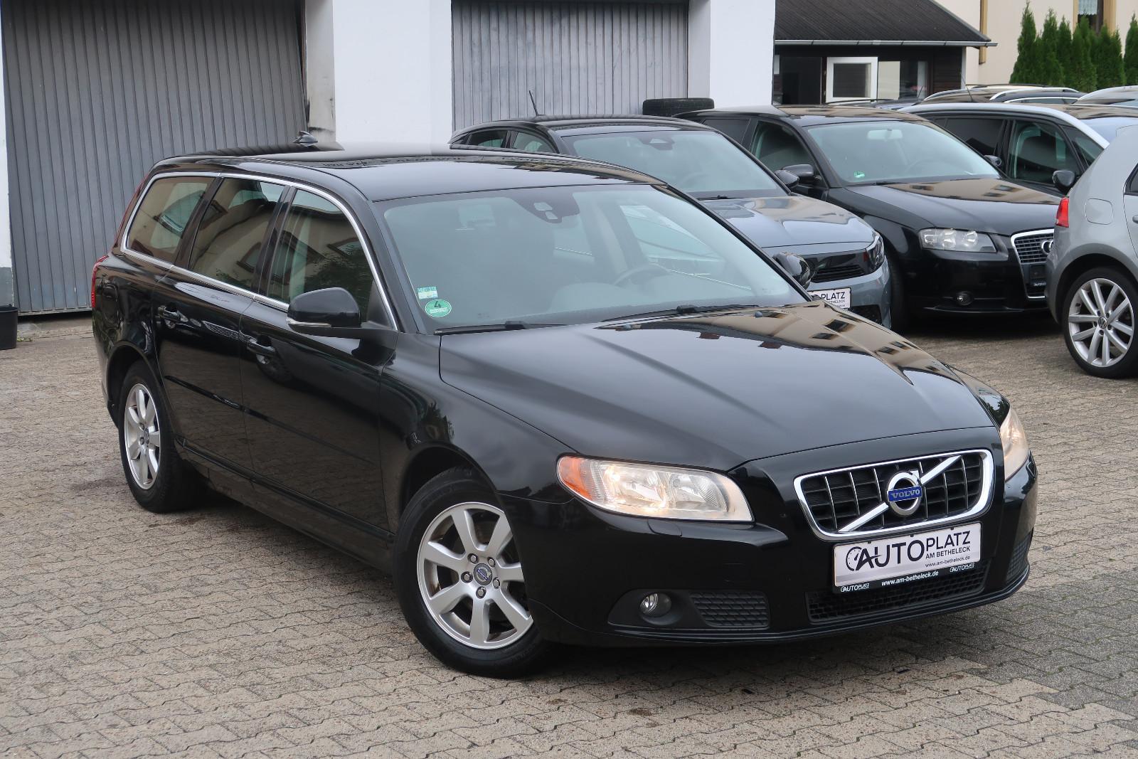 Volvo V70 2011 — interior
