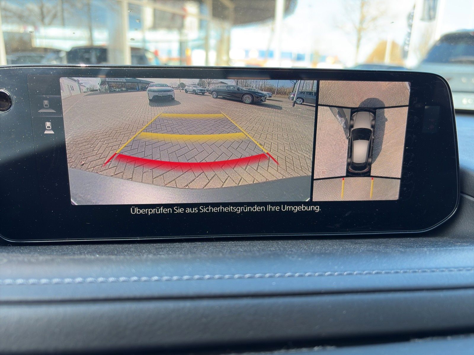 Fahrzeugabbildung Mazda CX-30 2.0L e-SKYACTIV Centre-Line