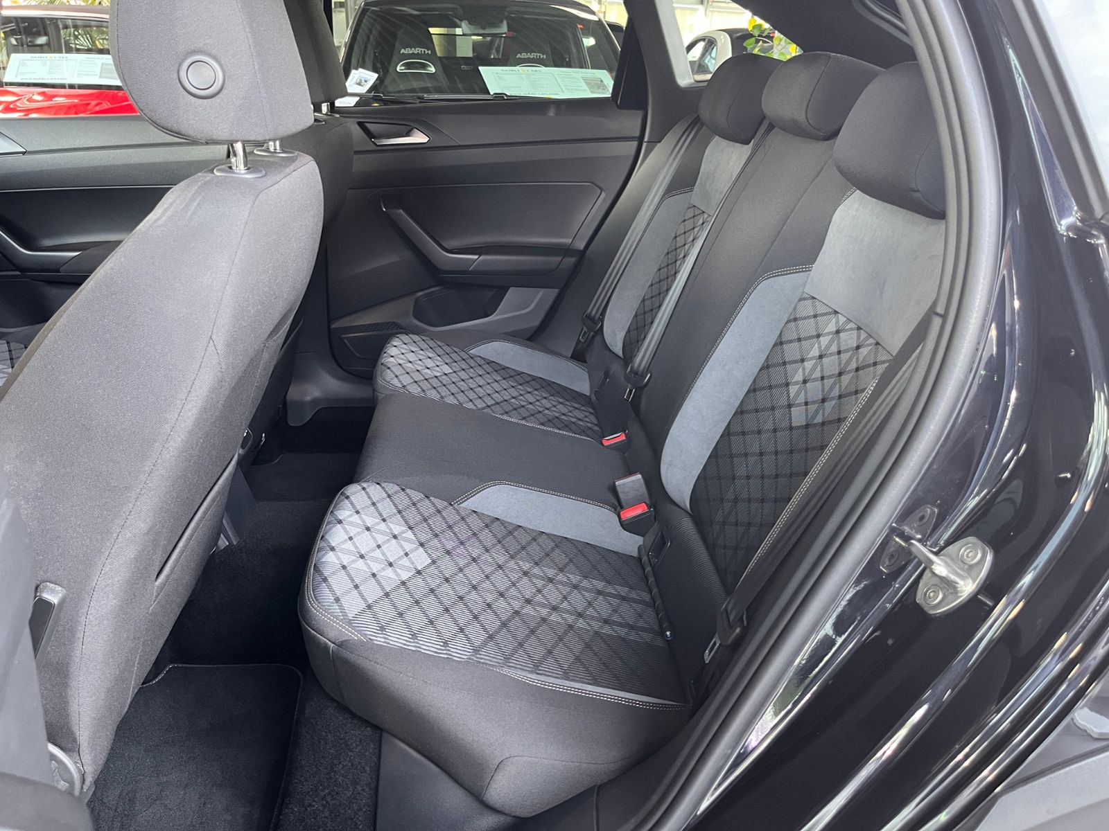 Fahrzeugabbildung Volkswagen Taigo R-Line 1.5 DSG KLIMA AHK LED NAV SHZ