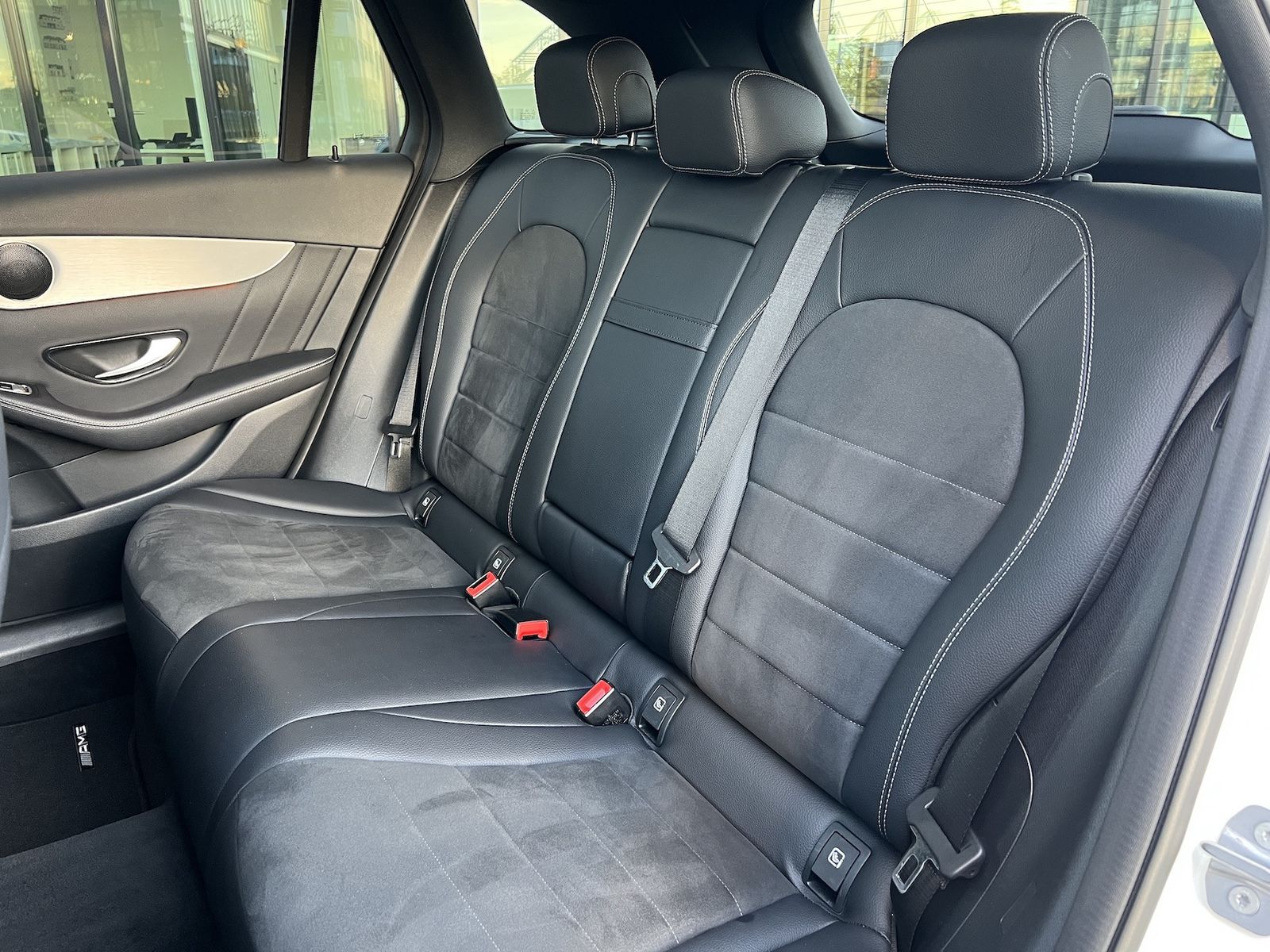 Fahrzeugabbildung Mercedes-Benz GLC 250 4Matic AMG NAVI/LED/AHK/PANO/R-KAMERA