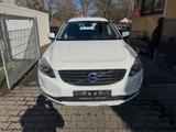 Volvo XC60 Momentum 2WD |8-FACH|DESIGN-PAKET|1.HAND - gebrauchte Volvo XC60 aus dem Jahr 2014