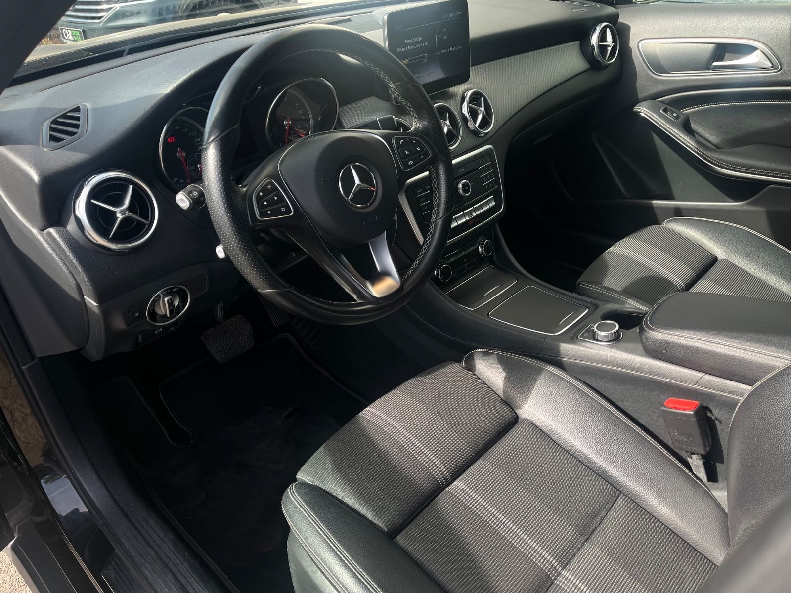 Mercedes-Benz GLA 180 Automatik-Navi-LED-PDC-Sportsitze – Bild 13