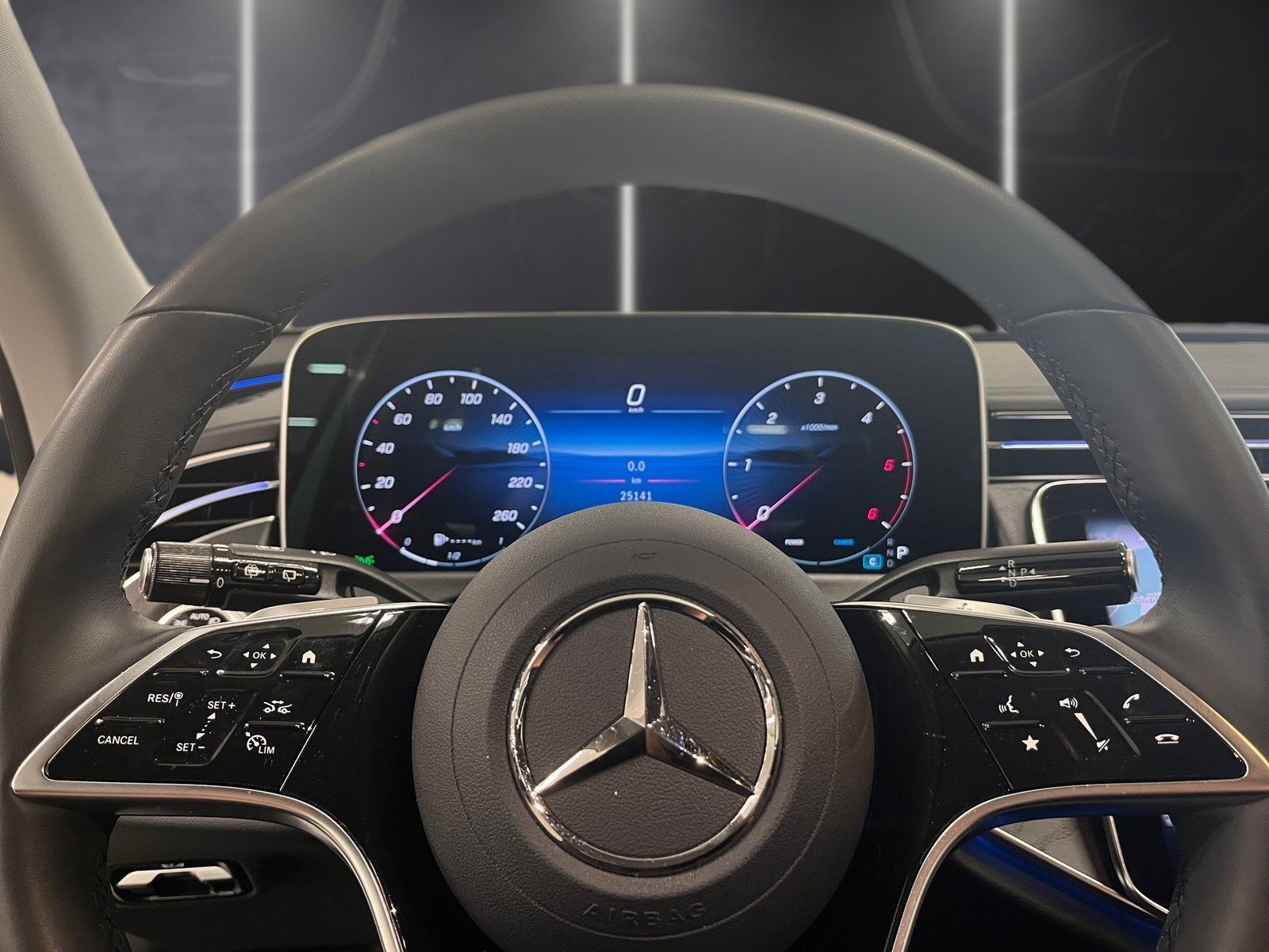 Fahrzeugabbildung Mercedes-Benz E 220 T d Avantgarde*AHK*Totwinkel*Kamera*LED*