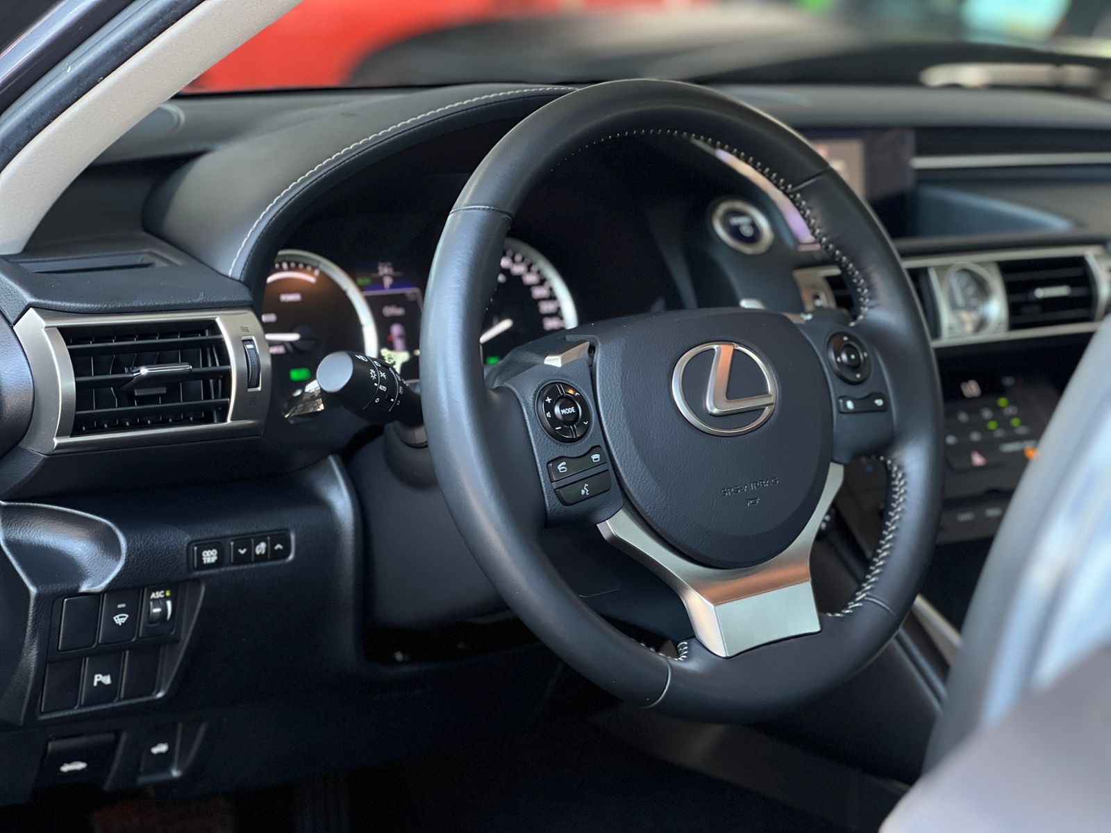 Fahrzeugabbildung Lexus IS 300h Executive Line LED NAV SHZ