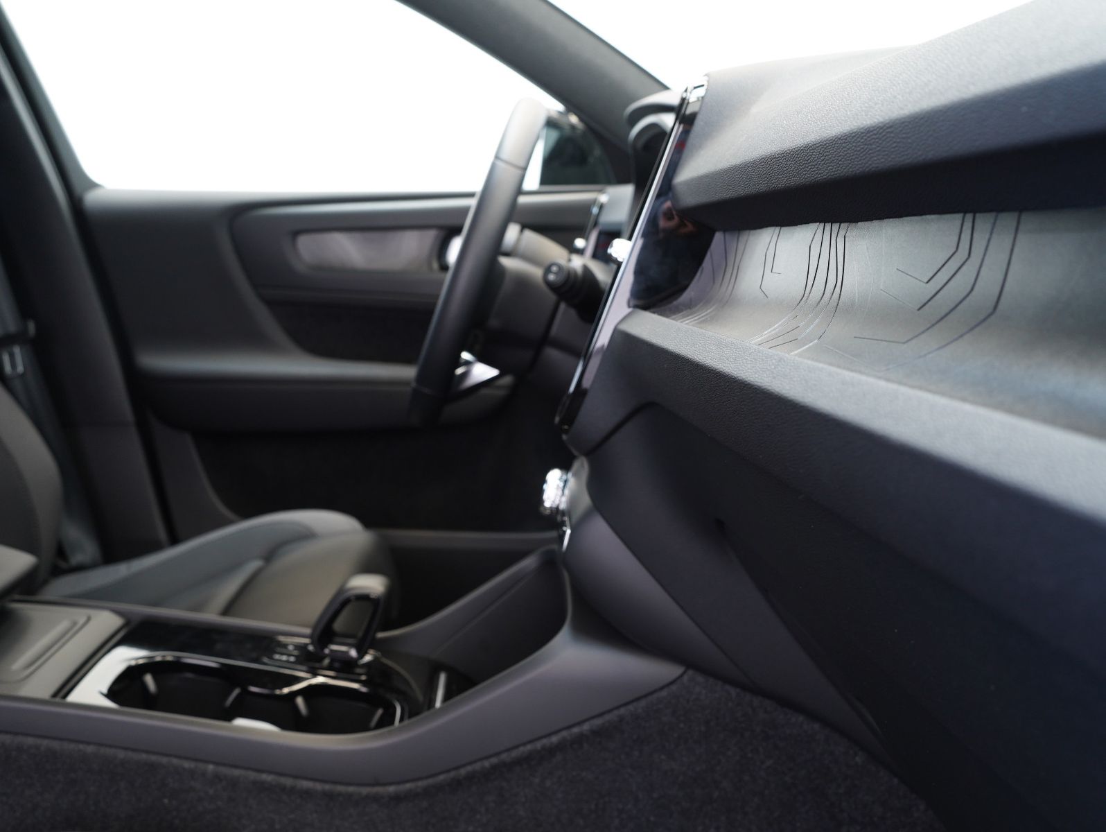 Fahrzeugabbildung Volvo XC40 Core Recharge Pure Electric AWD