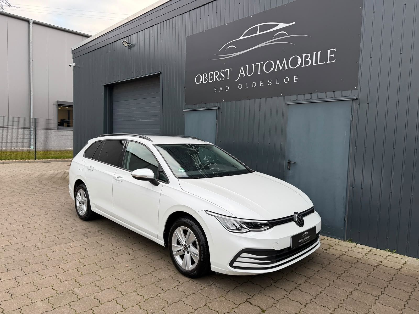 Volkswagen Golf VIII Variant*Tüv NEU*PDC*SHZ*LED*Allwetter* imagem 3